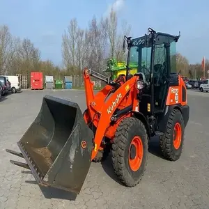 Cargadora de Ruedas Kubota R090 4X4 de Alta Capacidad, Tractor con Rendimiento Eficiente, Motor para Movimiento de Tierras, Caja de Cambios, Rodamientos Digitales - Product Image 4