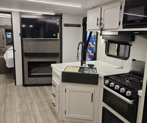 El mejor!! Remolque de Viaje Económico 2025 2024 2023 Forest River Vengeance Rogue Armored 26L140, Autocaravana, Remolque de Viaje, Autocaravanas - Product Image 4