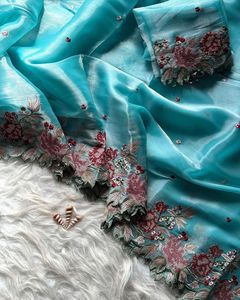 Sari de trabajo de borde de encaje bordado de seda de tejido de diseñador por Fab Zone - Product Image 2