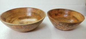 Cuenco de madera artesanal hecho a medida, hecho de madera de alta calidad. Ideal para servir como un impresionante acento decorativo - Product Image 4