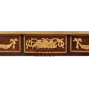 Mesa Auxiliar Rectangular de Madera de Lujo con Adornos Florales de Latón Dorado y Borde Festoneado para Decoración Clásica de Esquinas del Hogar - Product Image 2