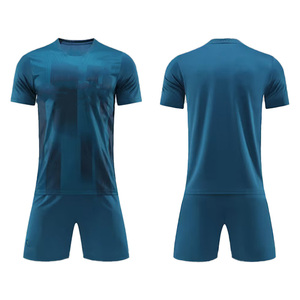 Conjunto de camiseta y pantalones cortos deportivos unisex, uniforme de entrenamiento de fútbol, ropa de entrenamiento de gimnasio, secado rápido, 100% poliéster - Product Image 3