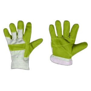 ถุงมือกันสั่นสะเทือน ป้องกันสารเคมี คุณภาพสูง ได้รับมาตรฐาน CE สำหรับงานก่อสร้างจากแคนาดา ผลิตจากหนังแกะเกรดพรีเมียม หนา 11 ออนซ์ พร้อมปลอกแขนนิรภัย - Product Image 3