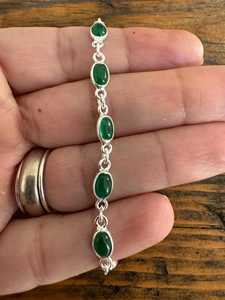 Proveedor de joyería de plata 925 personalizada fina dispersa minimalista verde ónix piedra preciosa corte ovalado pulsera de eslabones de cadena de mano para mujer - Product Image 4