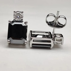 Pendientes de tuerca de moissanita con corte esmeralda de oro blanco de 14 quilates VVS claridad facetada cuentas sueltas diseño bodas otras joyas de diamantes - Product Image 2