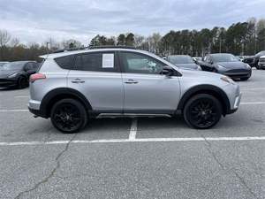 Toyota RAV4 Adventure AWD 2018 / Disponible à la vente avec faible kilométrage, moteur essence, véhicule d'occasion en excellent état et sans accident, conduite à gauche - Product Image 3