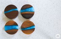 Ensemble de sous-verres en bois écologiques de haute qualité, motif vague océanique, faits à la main, bleu côtier moderne, cadeau artistique pour les amateurs de plage, élégant pour la table