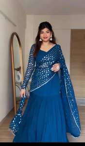 FABZONE Vêtements de soirée pour femmes Prêt-à-porter en fausse fourrure Matériaux recyclés LAHENGHA SAREE et BLOUSE FANTAISIE et POTLI - Product Image 5