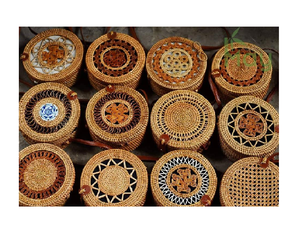 Sacs en rotin écologiques fabriqués au Vietnam pour femmes, sacs de plage bohèmes faits à la main avec des glands, tissage de très bonne qualité, prix très avantageux - Product Image 4