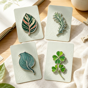 Badges de revers en métal émaillé rigide personnalisés, motif feuille botanique, plaqué argent, Calathea, Romarin, Hosta, Trèfle - Product Image 1