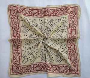 Pañuelo de Cuello de Algodón Estampado a Mano con Bloques Indios - Product Image 2