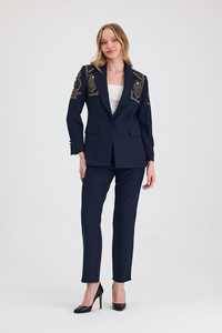 Ensemble de costume perlé marine pour femmes de qualité supérieure avec blazer et pantalon à épaules cloutées pour femmes vêtements de bureau tissés de luxe/prêt-à-expédier - Product Image 2