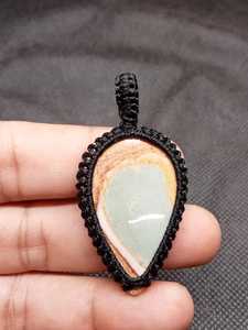 Collier en macramé en polygramme naturel fait à la main avec pierres précieuses - Product Image 5