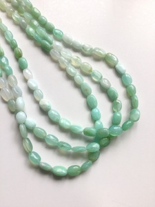 Perles de pierres précieuses en opale bleue naturelle lisses et ombrées pour la fabrication de bijoux fins - Product Image 2