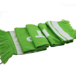 Bufanda de abanico de punto suave y acogedora en colores de equipo con un diseño de rayas sutiles Bufanda de abanico de punto de alta calidad - Product Image 5