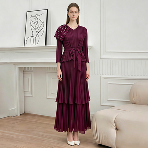 Nuovo Abito Lungo <span class=keywords><strong>da</strong></span> <span class=keywords><strong>Sera</strong></span> <span class=keywords><strong>da</strong></span> Donna Stile Europeo Americano Transfrontaliero Miyake Plus-Size a Maniche Lunghe con Scollo a V e Gonna a Strati - Product Image 2