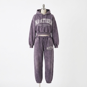 Conjunto de Sudadera Corta Morada Lavada y Pantalones Jogger de Pierna Ancha para Mujer, de Algodón y Felpa, Estilo Urbano, Venta al por Mayor OEM - Product Image 3