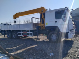 משאית מנוף חדשה מסוג סינוטרק HOWO 6x4 10-12 טון, מנוף טלסקופי נייד עם זרוע מפרקית, למכירה - Product Image 2