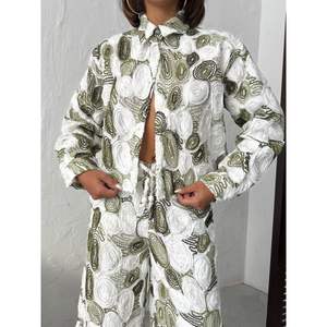 เสื้อและแจ็คเก็ตลายพิมพ์สำหรับผู้หญิงจาก Topshow ขายส่งราคาพิเศษ - Product Image 4