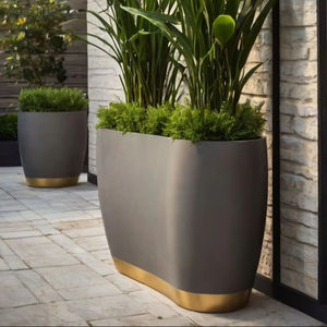 Grande jardinière de Pot de fleur en fibre de verre (FRP) de conception classique de haute qualité pour l'utilisation commerciale de pépinière de jardin extérieur à la maison - Product Image 1