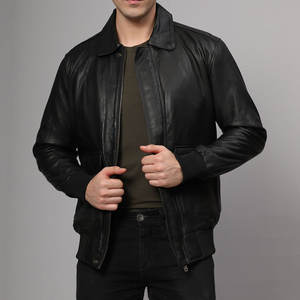 Chaqueta Varsity de Cuero Negra para Hombre, Manga Larga, Cuello Alto, con Capucha, Diseño Moderno, Estilo Casual Urbano - Product Image 4