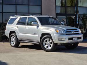 Toyota 4Runner Limited 2005, Color Titanio Metálico, Motor V8 de 4.0 Litros y 245hp, Transmisión Automática de 5 Velocidades, SUV 4x4 - Product Image 3