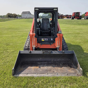 Chargeuse compacte SVL97-2 Kubota utilisée à deux vitesses 9143 Air Ride Tip Load 17.7 Track Size Rubber Track Type ROPS Enclosed Vinyl - Product Image 4