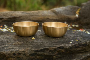 Ensemble de bols à collation en bronze Kansa pur fait à la main (2 pièces) |   Bol de service ayurvédique pour collations sèches, bonbons et repas à la maison - Product Image 1