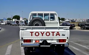 Meilleure Offre LandCruisers LC79 Simple Cabine 2.8L Diesel 4x4 Manuelle Modèle 2025 Parfait État Propre Excellent État Prête à l'Exportation - Product Image 2
