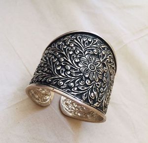 Export Quality <b>Brass</b> Cuff with Flat Shape Polished Finish Modern & <b>Antique</b> Design for Holiday and Wedding Decor - Product Image 4