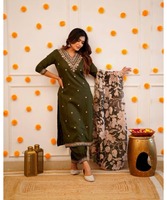 Robe de Jilbab turque pour femme musulmane dans le style moderne de Dubaï avec un design de caftan national classique