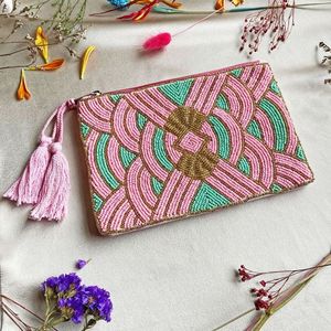 Monederos de Alta Calidad con Bordado de Cuentas y Forro de Tela Suave, Hechos a Mano en India, para Mujeres y Niñas - Product Image 2