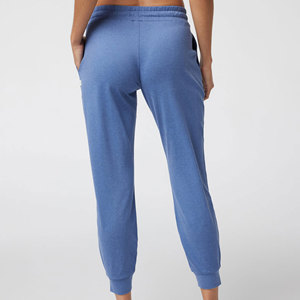 Pantalon de jogging en molleton écologique de haute qualité pour femme, avec logo personnalisé, cordon de serrage et poches latérales, vente en gros - Product Image 3