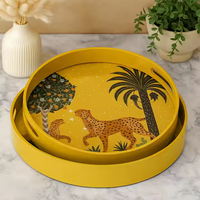 Plateau de service rectangulaire moderne en MDF laqué fait à la main avec motif guépard et palmier, finition brillante décorative jaune