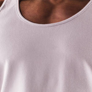 Débardeur décontracté personnalisé pour homme, idéal pour la gym, le fitness et la musculation, séchage rapide, col rond, en polyester et coton. - Product Image 5
