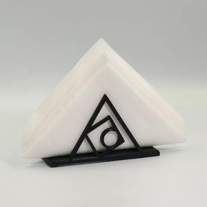 Porte-serviettes géométrique moderne en triangle, finition noire, idéal pour la table à manger, le comptoir de cuisine, la décoration de café et de restaurant - Product Image 4