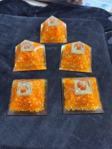 Pirámide de Orgón de Citrino Natural, Generador de Energía de Cristal con Bobina de Cobre para Reiki, Meditación, Sanación de Chakras y Feng Shui - Product Image 2