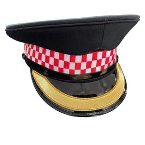 Esta es una gorra de servicio de los Guardias Escoceses de Oficina, con visera, hecha de tela de lana Melton negra con una visera brillante. - Product Image 1