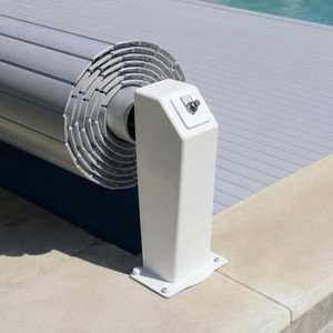 Bâche de piscine automatique rétractable robuste en polycarbonate, isolation anti-poussière, économie d'énergie, anti-evaporation, protection sécurisée et esthétique - Product Image 1