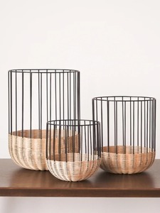 Juego de Cestas de Ratán Natural con Marco de Hierro, Cestas de Almacenamiento Hechas a Mano, Ecológicas, Modernas, Multifuncionales, Artex Green Earth, Hechas en Hanoi - Product Image 1