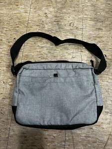 Bolso Bandolera de Material PC con Capacidad de 30-40L, Modelo TL-O12 - Product Image 3