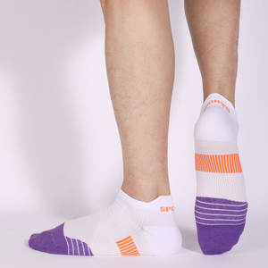 Chaussettes de Pilates à prix d'usine, design personnalisé, antidérapantes, fitness, épaisses, respirantes, écologiques, chaussettes de yoga personnalisées pour hommes - Product Image 4