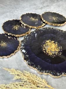 Plateau rond en résine marine avec bords en cristal écrasé et centre doré Plateau élégant à bords ondulés pour décoration de table d'Inde - Product Image 4