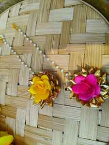 Rose en satin jaune/rose avec Maang Tikka floral en Gota, Bijoux Haldi Mehndi, Cadeau de mariée et de demoiselle d'honneur, Faveur de Pithi, Cadeau de Mayun - Product Image 5