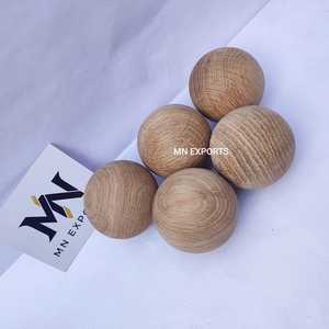 Boules en bois de chêne de taille personnalisée, sphères durables poncées à la main pour meubles, projets et plus encore - Product Image 3