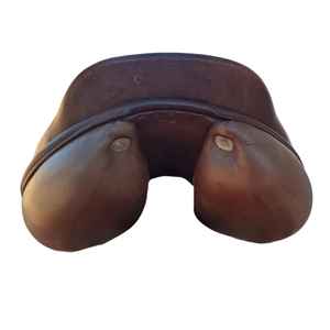 Sillín Inglés Profesional Cuero de vaca Premium Asiento profundo Doma Aprobado Marca personalizada Disponible Real Internacional - Product Image 2