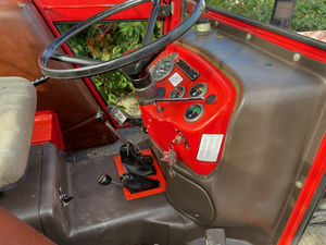 รถแทรกเตอร์มือสอง Massey Ferguson MF 240 46 แรงม้า ดีเซล รถแทรกเตอร์การเกษตร รถแทรกเตอร์อเนกประสงค์ 240 สีแดง ขับเคลื่อน 2 ล้อ รถแทรกเตอร์สำหรับงานเกษตร 24 แรงม้า ขาย - Product Image 6