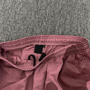 Short en nylon à séchage rapide pour hommes OEM Style unique confortable avec broderie Motif solide Haute qualité - Product Image 4