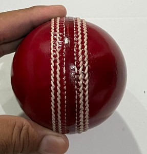 Balón de Críquet de Cuero Rojo Oficial JAWAS SPORTS, Cosido a Mano, Logotipo Personalizado, Calidad Estándar Internacional, Color Personalizable - Product Image 5