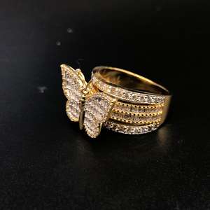 Bague en diamant en forme de papillon en or jaune 14 carats magnifiquement conçue pour les mariages et les fêtes directement d'Inde - Product Image 3